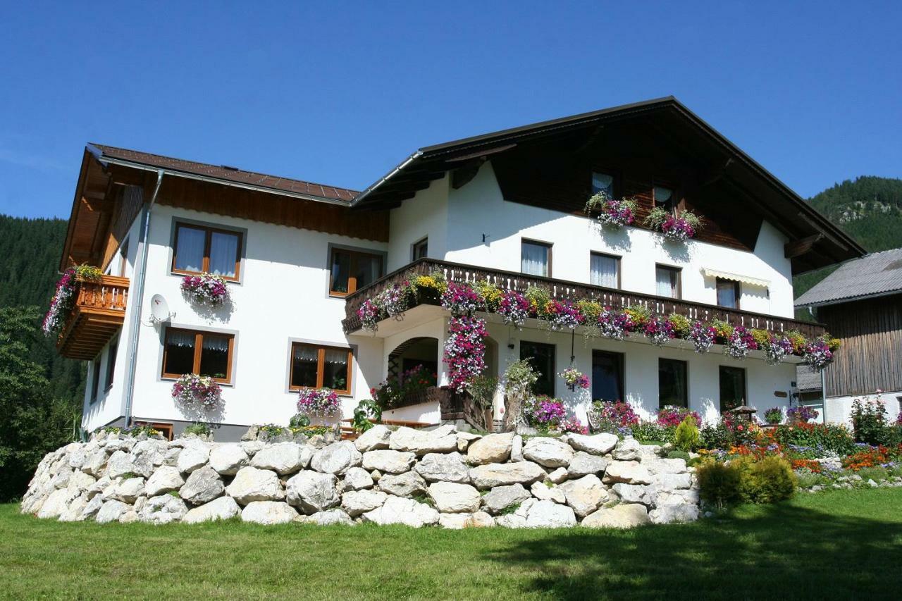 Bauernhof Sinsamreith, Familie Ensmann *